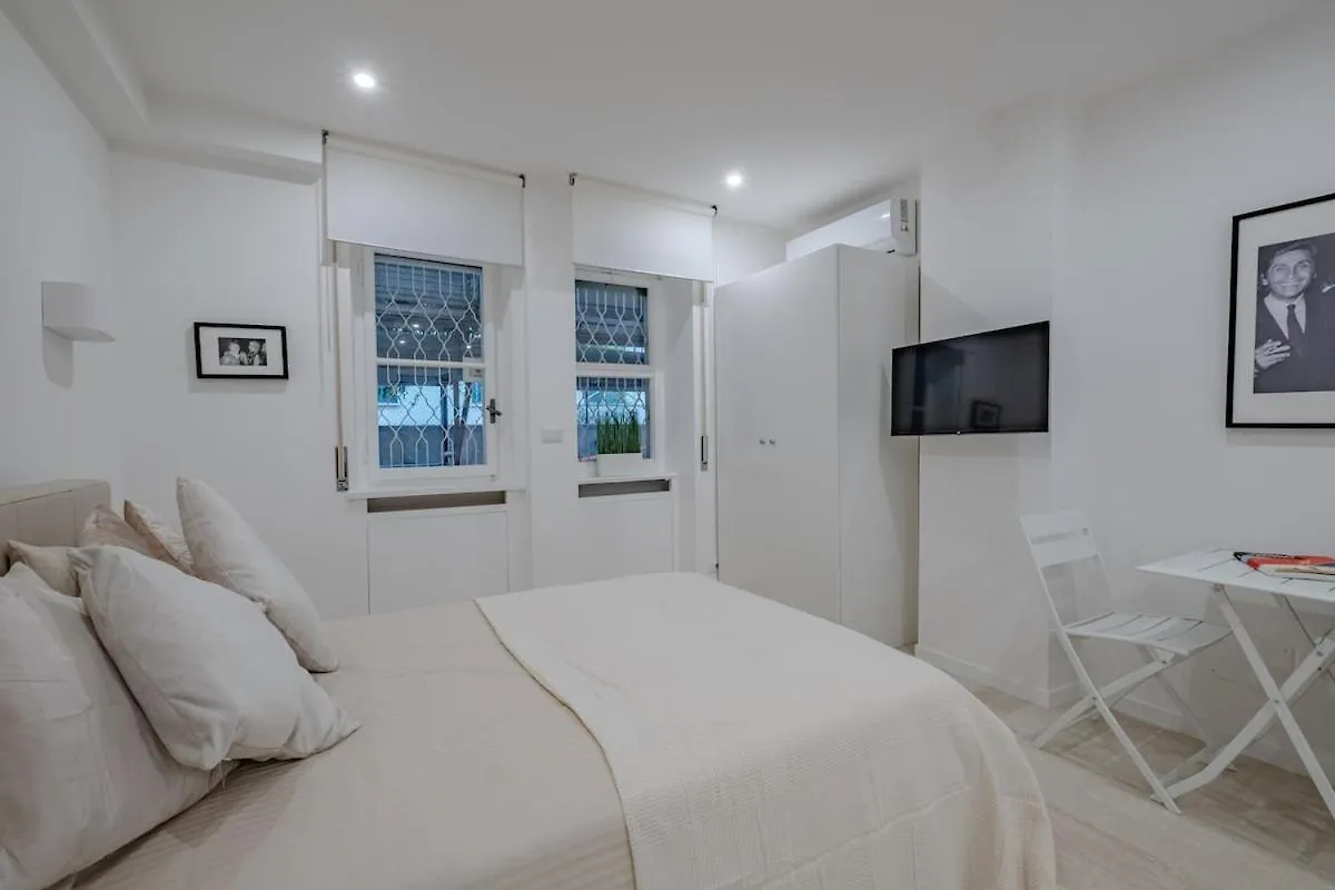 Smart Studio Apartment In Roma Italia